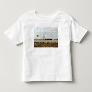 Rymdfärjaupptäckten utplacerar dess friktionsban t shirt