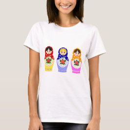 Ryska matryoshkadockor på kvinna skjorta t-shirt