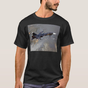 RYSS SUKOI SU-35 SOM TAPPAR SIGNALLJUS TEE