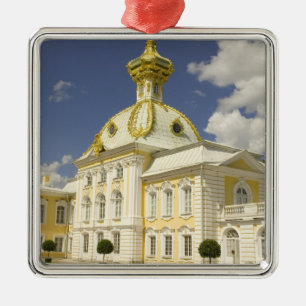 Ryssland. Petrodvorets. Peterhofpalatset. Peter de Julgransprydnad Metall