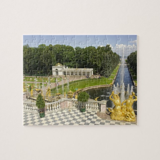 Ryssland. Petrodvorets. Peterhofpalatset. Peter de Pussel (Horisontell)