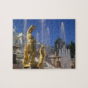 Ryssland, St. Petersburg, Gyllene statyer i Pussel