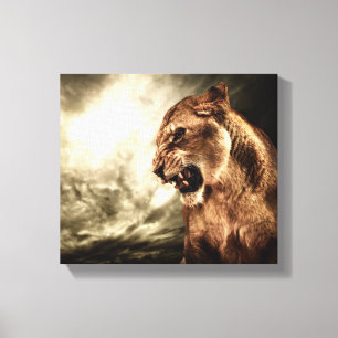 Ryta lioness mot stormig himmel canvastryck