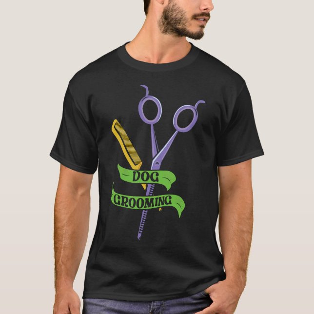 S2 Hund Grooming Hund Groomer (7) T Shirt (Framsida)