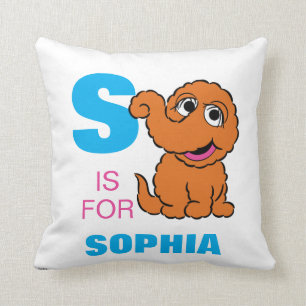 S är för Snuffleupagus   Lägg till ditt namn Kudde