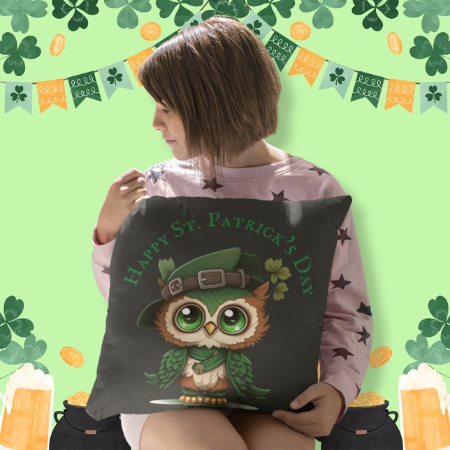 S:t Patricks Grönt Uggla Kudde (St. Patrick's Day Green Owl personalized Cushion)