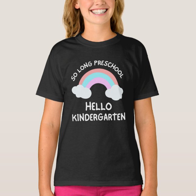 Så lång Hej i Preschool-skolan i Kindergarten T Shirt (Framsida)