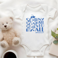 Så liten liten älskad av alla baby nyfödd namn