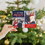 Så mycket merry 2 Photo Collage-Helgdag Card<br><div class="desc">Prisvärda magnetiska helgdag av anpassningsbar med enkla mallar för anpassning. Denna moderna design har en fin blandning av typografi i rött och vitt på marin blå och röd bakgrund. Ordalydelsen säger "Så mycket merry". Anpassa den med dina foton och lägg till din familj namn och året. Använda designen verktyg om...</div>