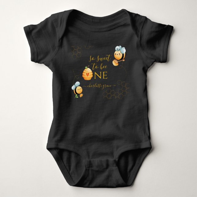 Så Sött Att Vara En Första Bipåfödelsedag T Shirt (Framsida)