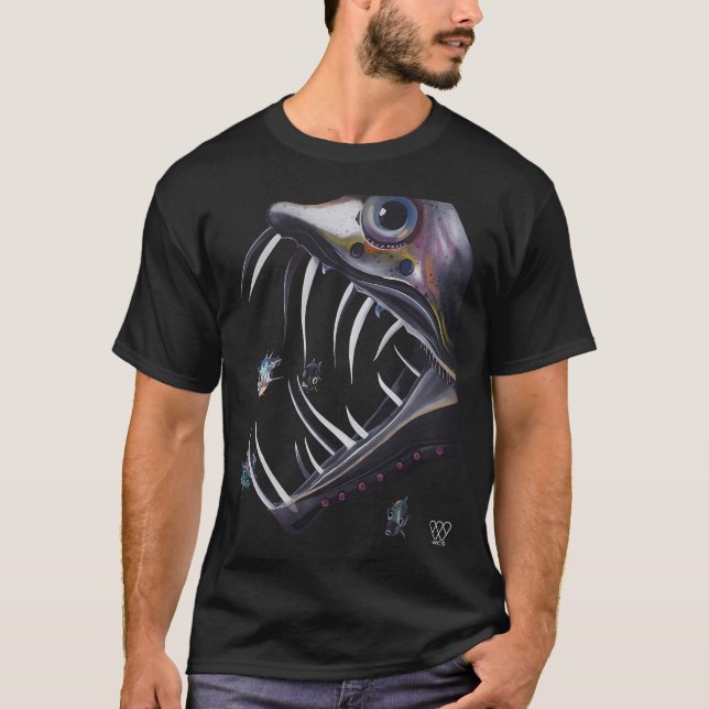 Sabeltandad huggormsfisk t shirt (Framsida)