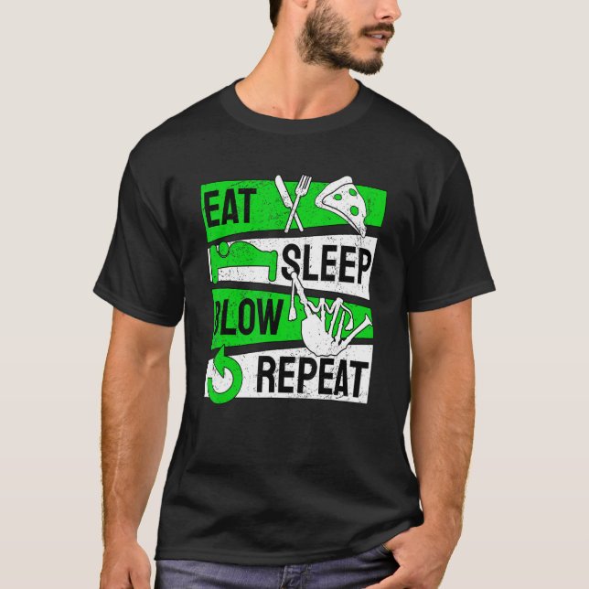 Säckpipa Säckpipor Äta Sova Blåsa Upprepa T Shirt (Framsida)