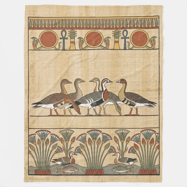 Sacred Meidum Geese & Nile Lotus Ancient Egyptian Fleecefilt (Framsidan)