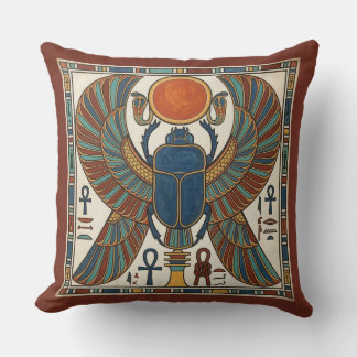 Sacred Winged Scarab of Khepri: Egyptian Revival Kudde