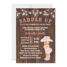 Saddla upp en liten Cowgirl är hennes lilla babysk