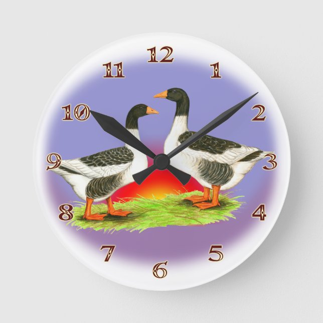 Saddle Pommern Geese Clock Rund Klocka (Framsida)