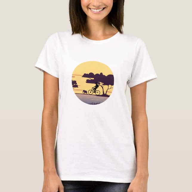 Safari Bike Ride vid Sunset - Cyclist och Elephant T Shirt (Framsida)