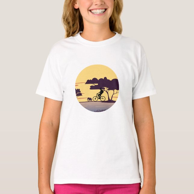 Safari Bike Ride vid Sunset - Cyclist och Elephant T Shirt (Framsida)