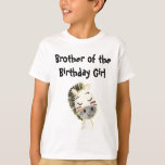 Safari Birthday Brother T-Shirt<br><div class="desc">Att fira en födelsedag är en familjeangelägenhet! Hämta motsvarande skjortor för hela familjen så att du kan fira i stil. Det är inte bara roligt att matcha temat,  utan det låt oss också andra föräldrar att lätt veta vilka värdarna i party är! De här safari party-skjortorna är perfekten!</div>