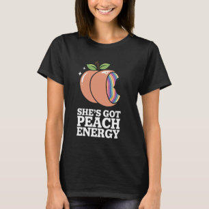 Saftig Tecknad Persika Med Regnbåge Inuti T Shirt