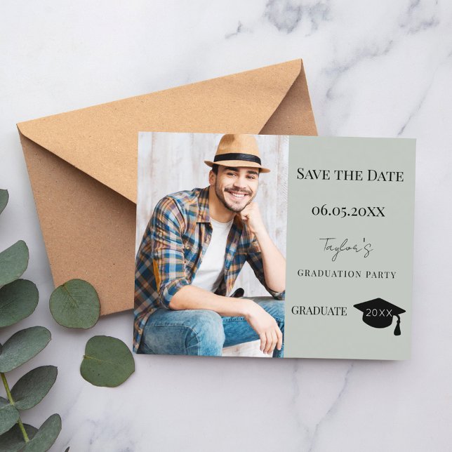 Sage Geen Modern Graduation Party Save the Date Flygblad (Skapare uppladdad)