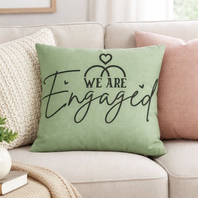  Sage Green  Engagement Announcement Decorative Kudde (Skapare uppladdad)