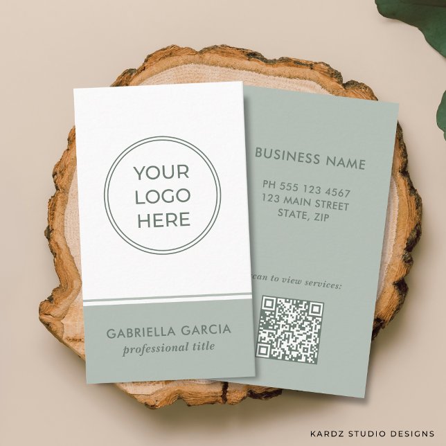 Sage Green Logotyp Scannbar QR-kod Affärsvisitkort Visitkort (Front and back of business card shown in 3.4 x 2 in. Choose size, paper and corner style.)