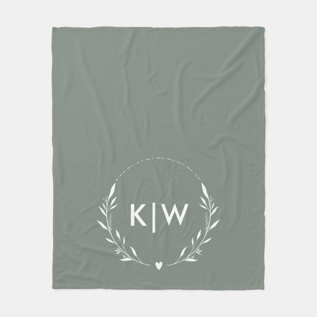 Sage Green och Vit | Moderna Initialer Monogram Fleecefilt (Framsidan)