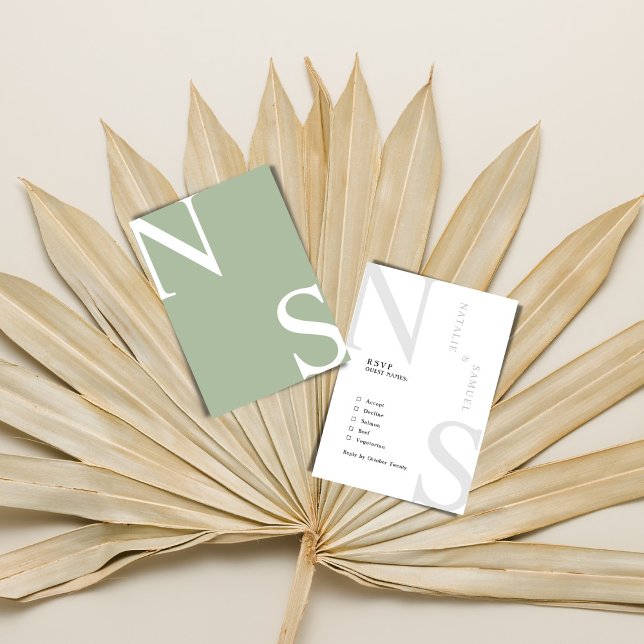 Sage GreenMinimalist Elegant fet Initialer Bröllop OSA Kort (Skapare uppladdad)