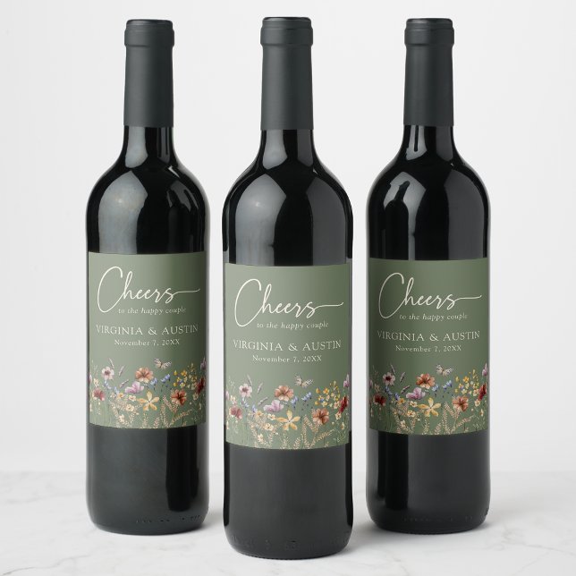 Sage Grönt Blommigt Cheers Bröllop Vinflaska Etikett (Sage Green Floral Cheers Wedding Wine Label with Butterfly by Painted Paperie
)