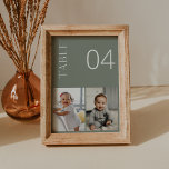 SAGE Grönt Child Photo Bordsnummer Card<br><div class="desc">SAGE-samlingen är färsk, modern och perfekt för bröllop eller firande-neutralt. Den har ett fantastiskt modernt skriptteckensnitt parat med en fantastisk grönt, som skapar ett utseende som är både rent och elegant. Denna samling är perfekt för par som vill skapa en känsla av naturskönhet och enkelhet på sin speciella dag. Den...</div>
