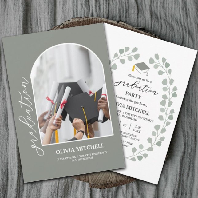 Sage Grönt Class of 2024 Arch Photo Studenten Inbjudningar (Celebrate with these modern sage green graduation invitations celebrating the class of 2024 #chic)