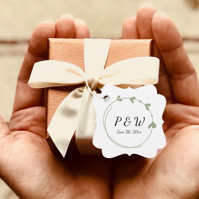 Sage Grönt Enkel hjärtkrans Monogram Bröllop Gåvor Etiketter (In Situ Held)
