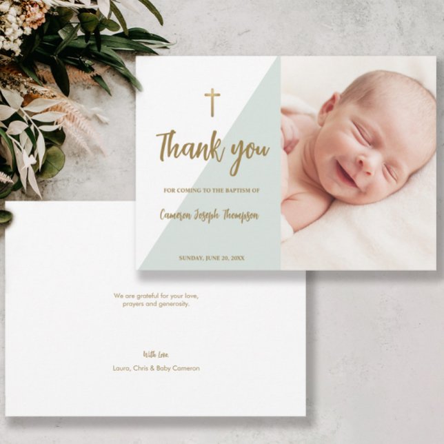 Sage grönt guld Anpassningsbar Modern Baby-baptism Inbjudningar (Baby baptism gold cross and green photo thank you card.)