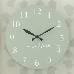 Sage Grönt Minimalist Modern Monogram-Elegant Stor Klocka