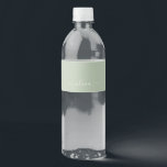 Sage Grönt Minimalist Modern Monogram-Elegant Vattenflaska Etikett<br><div class="desc">Vi presenterar vår minimalistiska Modern Monogram Elegant Collection för Sage-Grönten: Öka din estetik med en sofistikerad och tidlös elegans. Vår samling visar minimalistiska mönster i en stillastående grönt, kompletterad med raffinerade monogram som är skräddarsydda efter ditt personliga stil. Från polerat kontorsmaterial till mångsidiga tillbehör är varje biet i vår samling...</div>