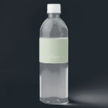 Sage Grönt Minimalist Modern Monogram-Elegant Vattenflaskor Etikett<br><div class="desc">Vi presenterar vår minimalistiska Modern Monogram Elegant Collection för Sage-Grönten: Öka din estetik med en sofistikerad och tidlös elegans. Vår samling visar minimalistiska mönster i en stillastående grönt, kompletterad med raffinerade monogram som är skräddarsydda efter ditt personliga stil. Från polerat kontorsmaterial till mångsidiga tillbehör är varje biet i vår samling...</div>