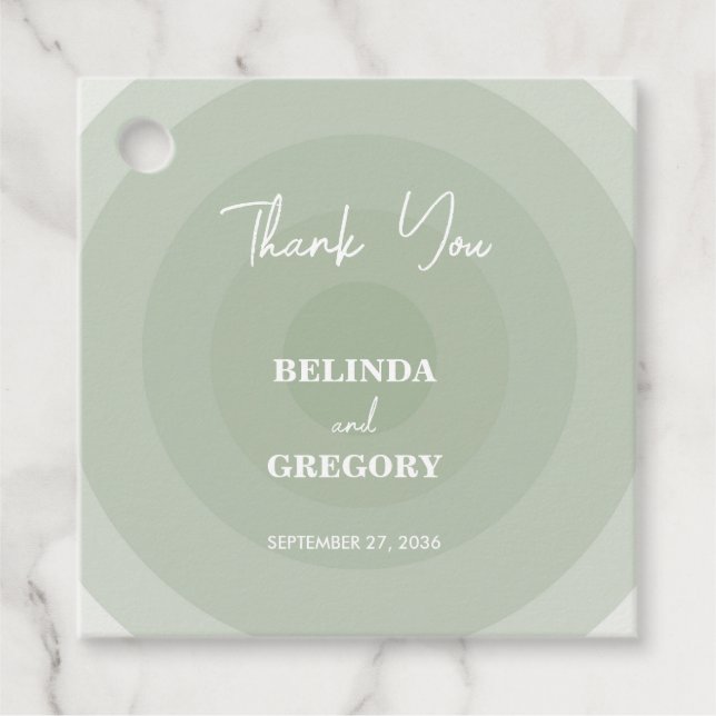 Sage Grönt Modern Monogram Bröllop Gåvor Etiketter (Framsida)