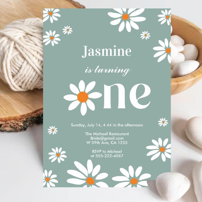 Sage Grönt Retro Groovy Daisy Blommigt 1:a födelse Inbjudningar (Sage Green Retro Groovy Daisy Florals 1st Birthday Invitation)