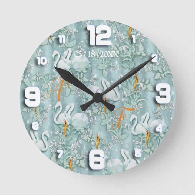 Sage grönt silke draps och flamingos-blommor rund klocka (Framsida)