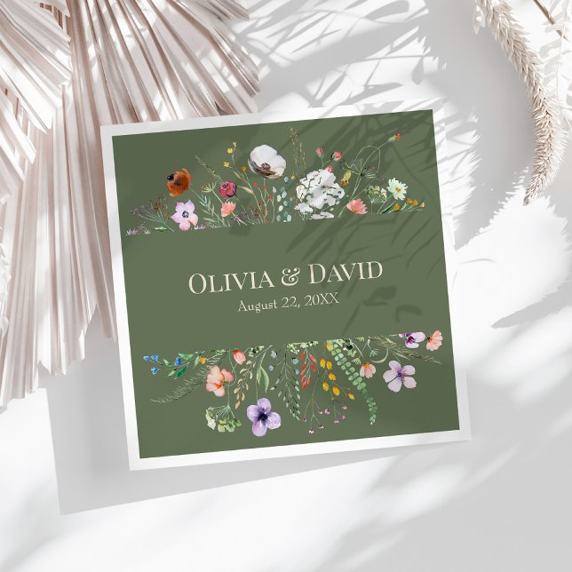 Sage Grönt Wildblomme Meadow Bröllop Napkins Pappersservett (Sage Green Wildflower Meadow Wedding Napkins on a sunny white table.)