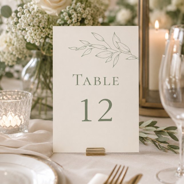 Sagegrön Botanisk Bröllops Bordnummer Bordsnummer (Sage Green Botanical Wedding Table Number on an elegant wedding dinner table)