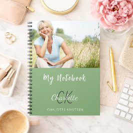 Sagegrön foto monogramnamn anteckningsbok