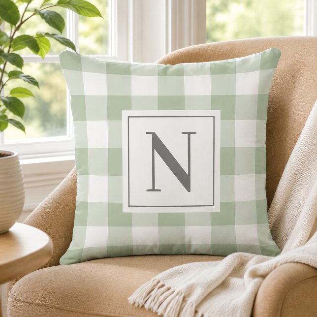 Sagegrön Gingham-ruta Monogram Initial Kudde (Skapare uppladdad)