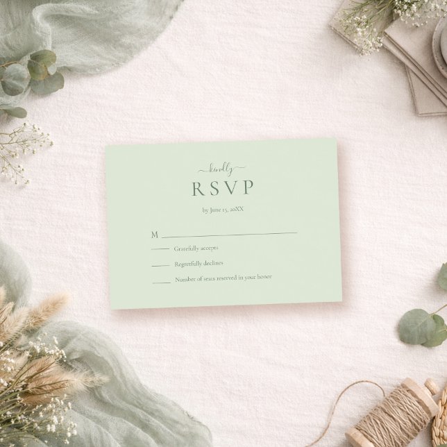Sagegrön Modern Minimalistisk Bröllops-Svarskort OSA Kort (Sage Green Modern Minimalist Wedding RSVP Card on a boho table with dry flowers and eucalyptus)