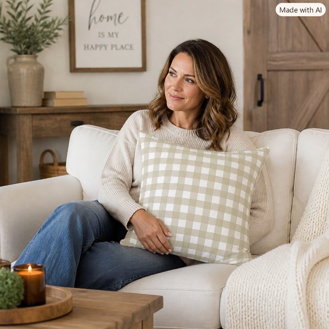 Sagegrön och vit Gingham Gårdshus mönster Kudde (A throw pillow with a sage green and white gingham plaid pattern.)