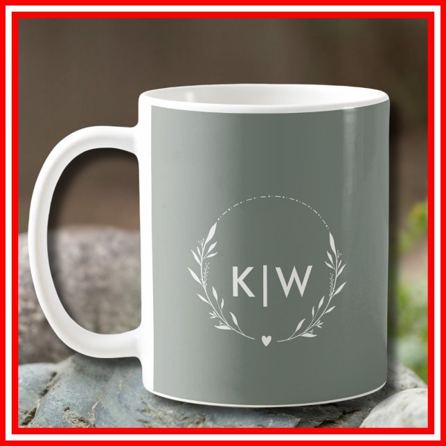Sagegrön och Vit | Moderna Initialer Monogram Kaffemugg (Sage Green and White | Modern Initials Monogram Coffee Mug)