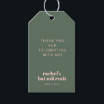 Sagegrön rosablush djärv modern Bat Mitzvah Presentetikett<br><div class="desc">Denna bat mitzvah-favorit tagg har "Tack för att du firar med mig!" i rosablush-typ på en sagegrön bakgrund,  med hedersgästens namn och evenemang i djärv rosa längst ner och datum nedan. Det är en ren,  modern look som fungerar vackert knuten till en favoritpåse,  låda eller ljus.</div>