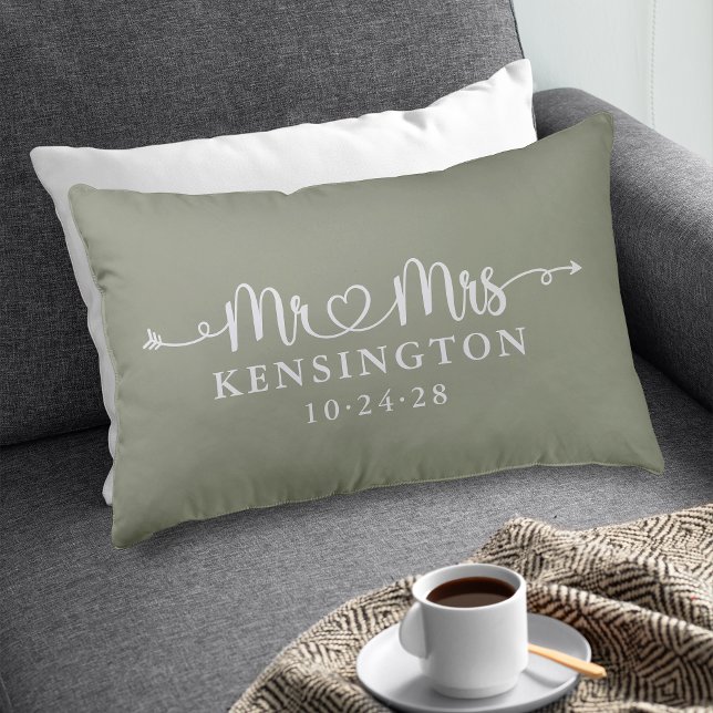 Sagegrön script-typografi Personlig Herr Fru Prydnadskudde (Sage Green Script Typography Personalized Mr Mrs Accent Pillow)
