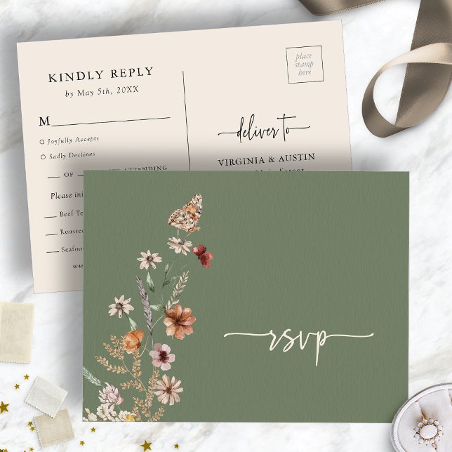 Sagegrön vildblomma bröllop RSVP postkort Vykort (Sage Green Wildflower Wedding RSVP Postcard with Butterfly by Painted Paperie
)